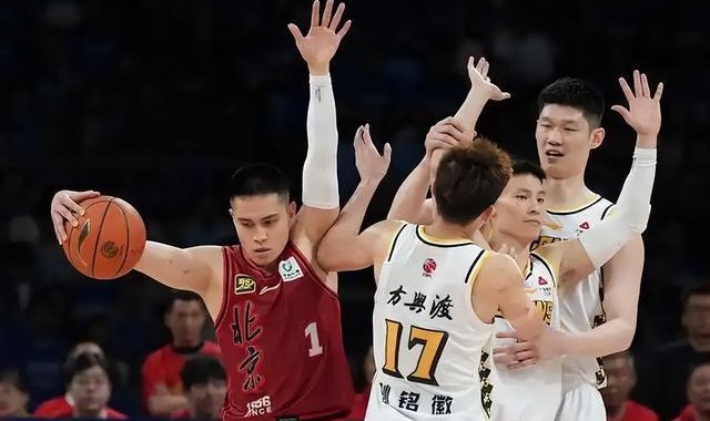 MK体育官方入口-CBA半决赛前瞻，京沪对决来袭，周琦能否率北京突围？